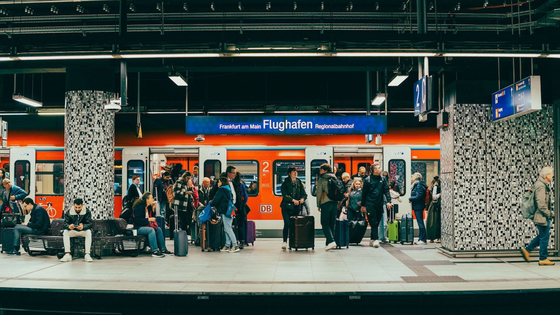 Flughafen train station